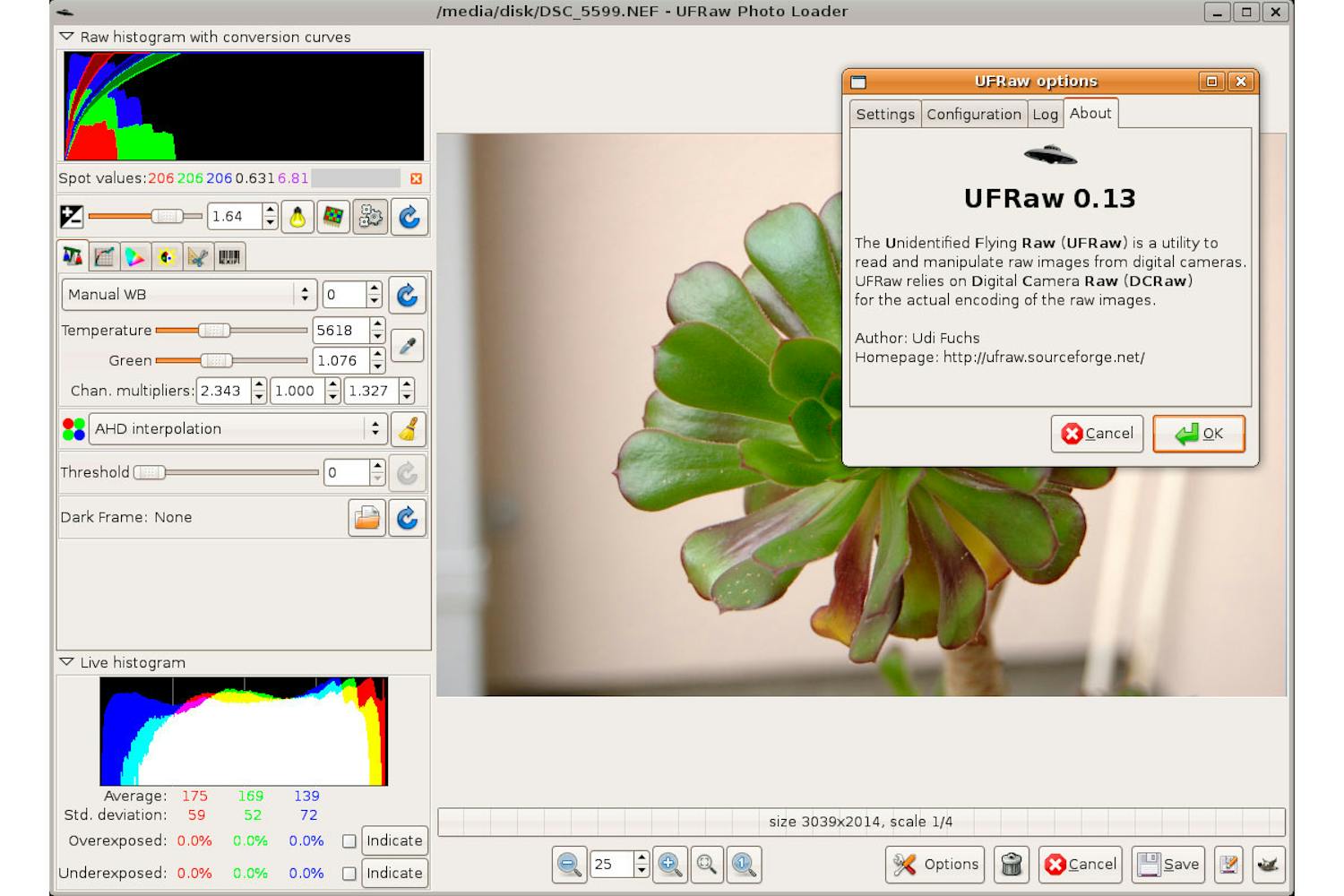 UFRaw Du kan konvertere raw-filer internt i GiMP eller bruke UFRaw som et frittstående konverteringsprogram.